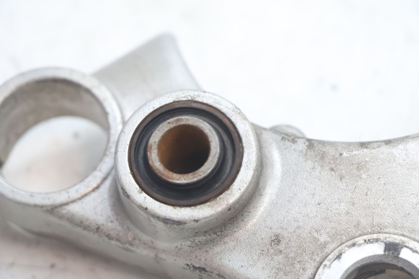 photo de TE FOURCHE SUPERIEUR YAMAHA XV VIRAGO 535 (1988 - 2004) - Détail de la pièce