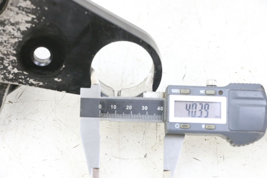 photo de TE FOURCHE SUPERIEUR YAMAHA FZS FAZER 600 (2001 - 2003)