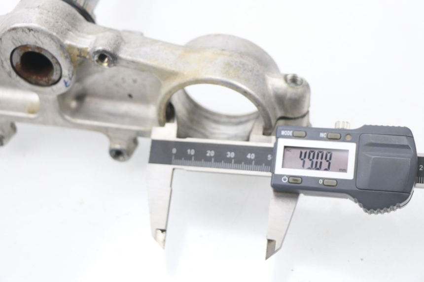 photo de TE FOURCHE SUPERIEUR YAMAHA YZ 80 (1998 - 2001) - Zoom état d’usage