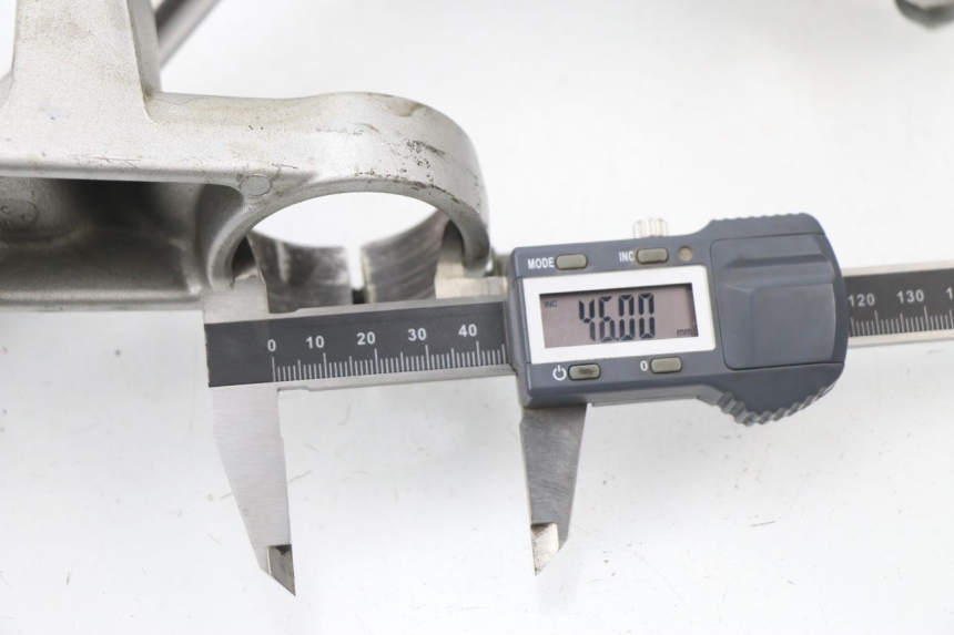 photo de TE FOURCHE SUPERIEUR YAMAHA YZ 80 (1998 - 2001) - Autre angle de vue