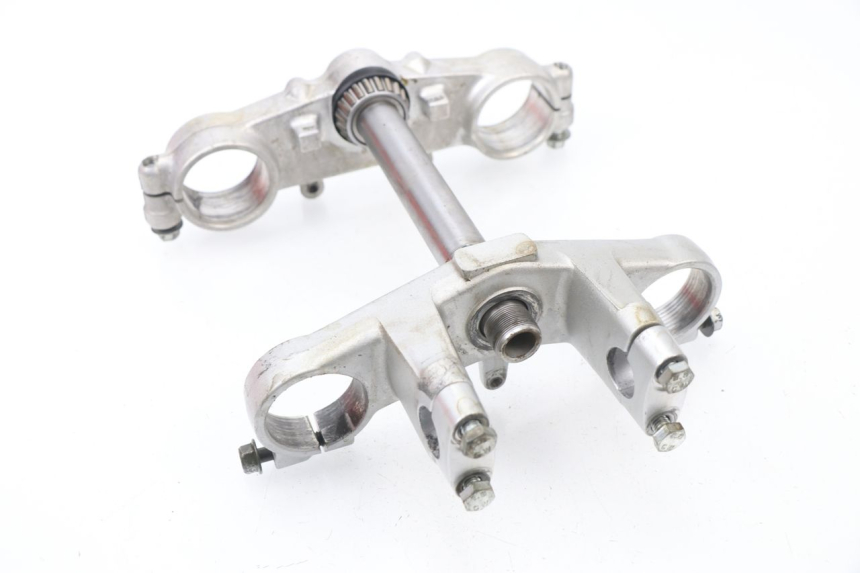 photo de TE FOURCHE SUPERIEUR YAMAHA YZ 80 (1998 - 2001) - Points de fixation