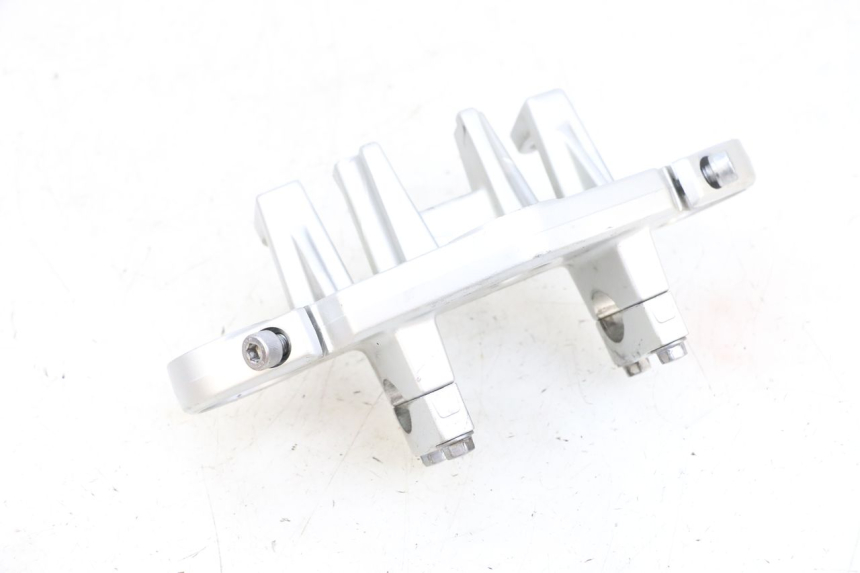 photo de TE FOURCHE SUPERIEUR KAWASAKI ZR 7 750 (1999 - 2001) - Zoom état d’usage