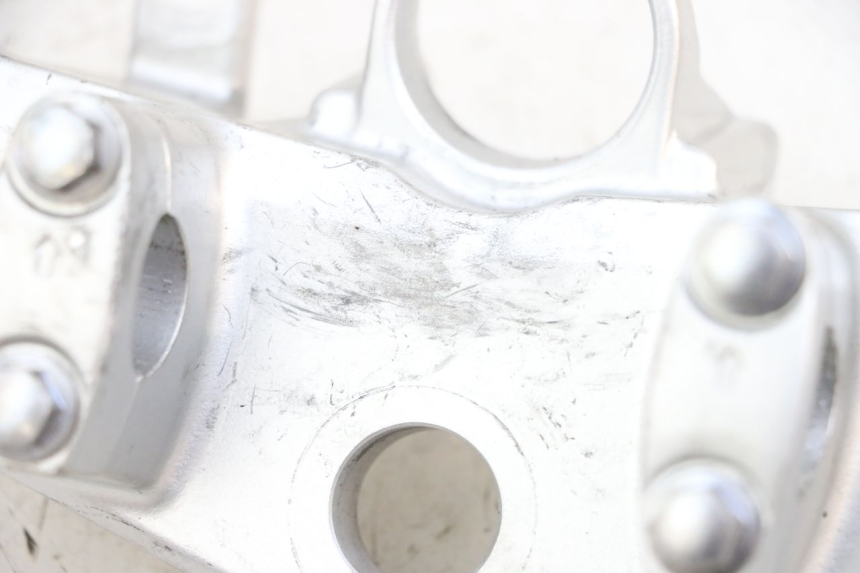 photo de TE FOURCHE SUPERIEUR KAWASAKI ZR 7 750 (1999 - 2001) - Marquages et références