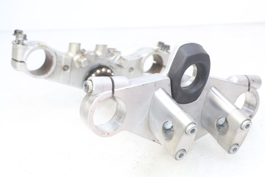 photo de TE FOURCHE SUZUKI SV N 650 (1999 - 2002) - Points de fixation