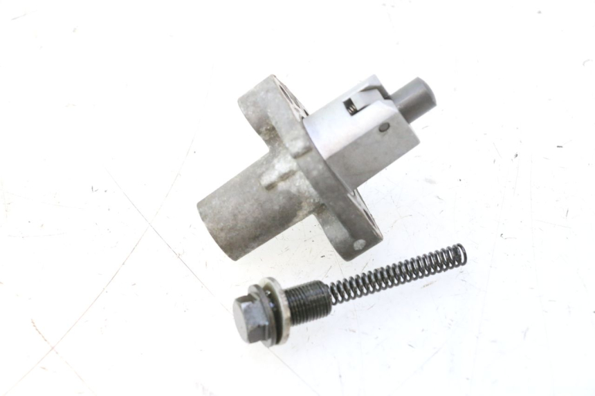 photo de TENDEUR CHAINE DISTRIBUTION SUZUKI SV N 650 (2003 - 2009) - Gros plan technique