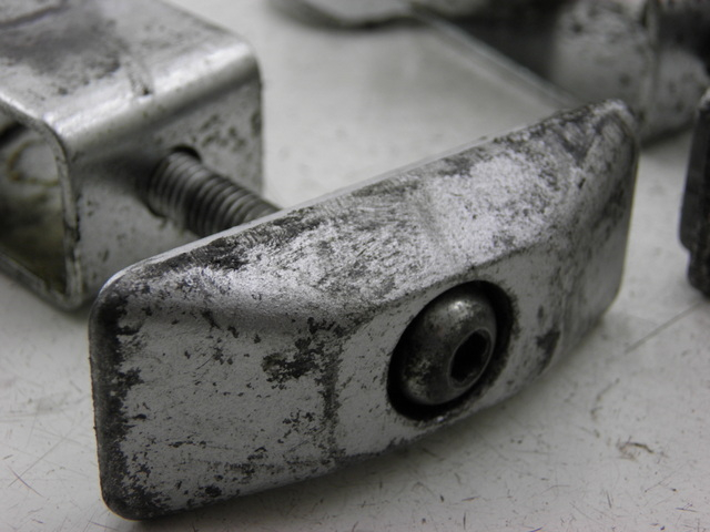 photo de TENDEUR CHAINE SUZUKI GSF S BANDIT 600 (2000 - 2004)