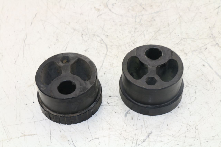 photo de TENDEUR CHAINE TRIUMPH TIGER 955 (2001 - 2004) - Détail de la pièce