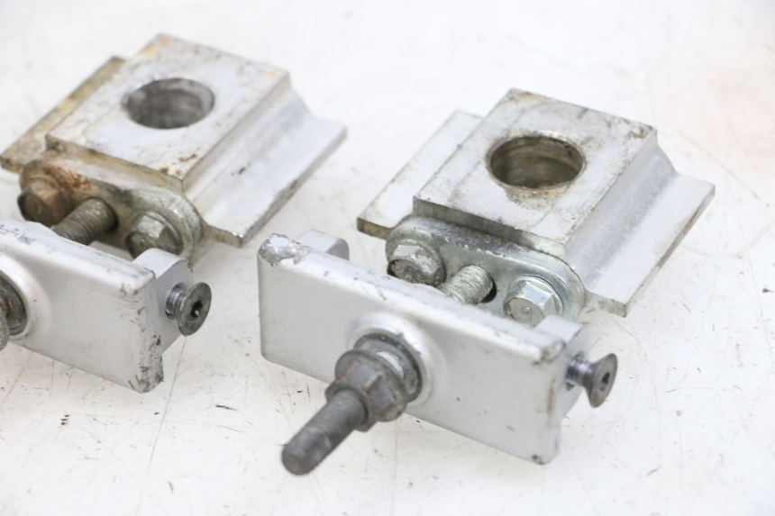 photo de TENDEUR CHAINE KAWASAKI ZR 7 750 (1999 - 2001) - Détail de la pièce