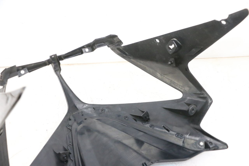 photo de TETE DE FOURCHE SUZUKI DL V STROM 1000 (2002 - 2007) - Gros plan technique