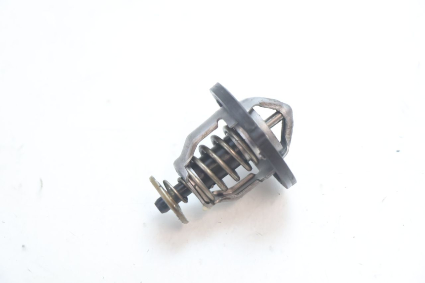 photo de THERMOSTAT HONDA FES S-WING SWING ABS 125 (2007 - 2015) - Autre angle de vue