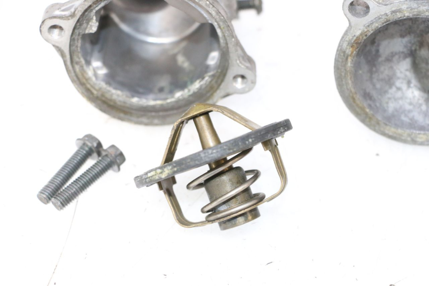 photo de THERMOSTAT YAMAHA FJR 1300 (2001 - 2005) - Points de fixation