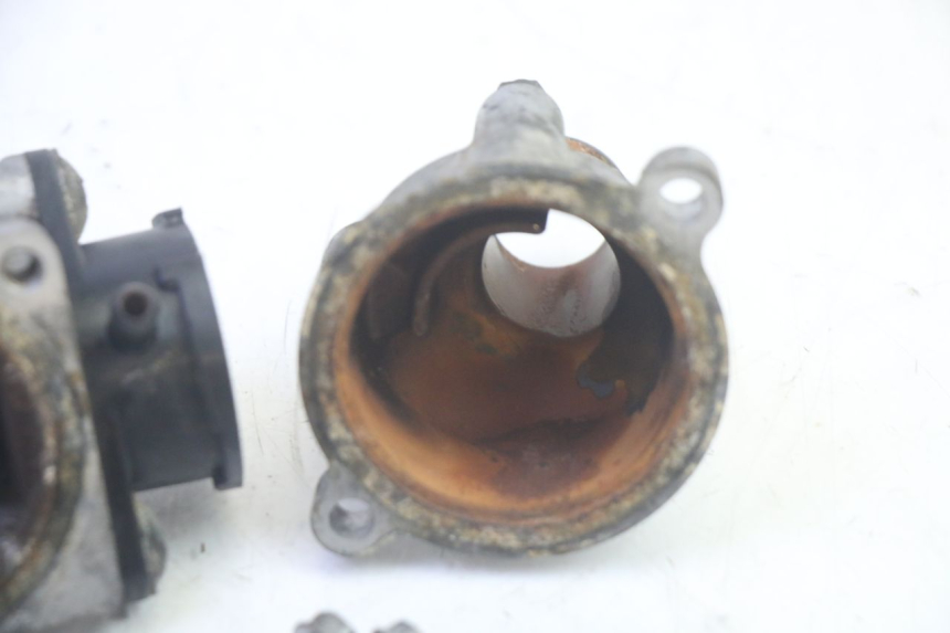 photo de THERMOSTAT KAWASAKI GPZ RX 1000 (1986 - 1988) - Zoom état d’usage