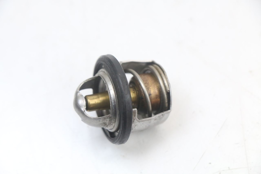 photo de THERMOSTAT YAMAHA YP MAJESTY 125 (2002 - 2006) - Détail de la pièce