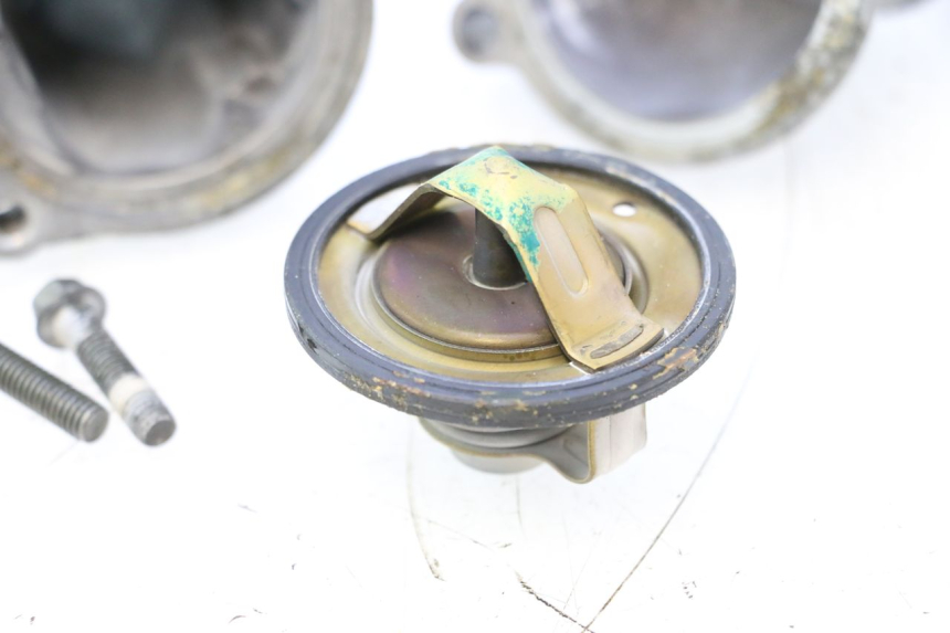 photo de THERMOSTAT YAMAHA YZF R GENESIS 750 (1993 - 1998) - Vue d’ensemble