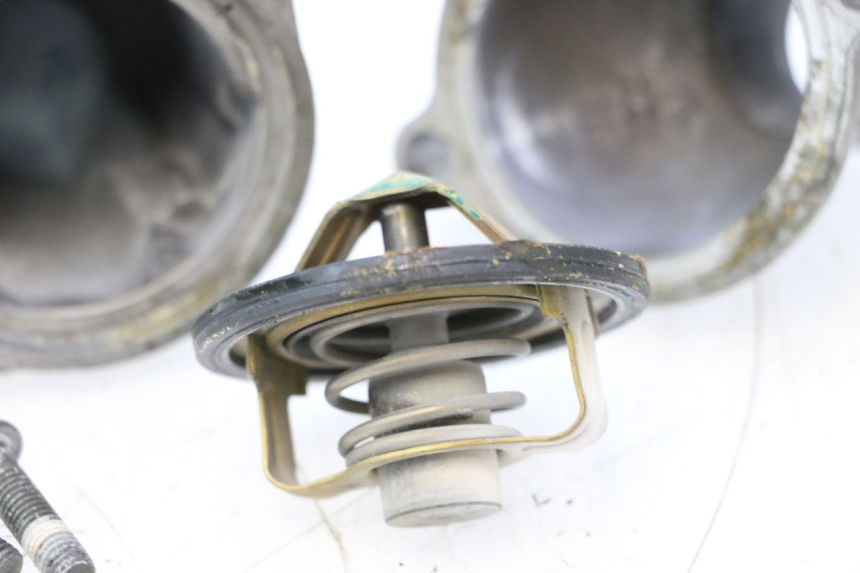 photo de THERMOSTAT YAMAHA YZF R GENESIS 750 (1993 - 1998) - Points de fixation
