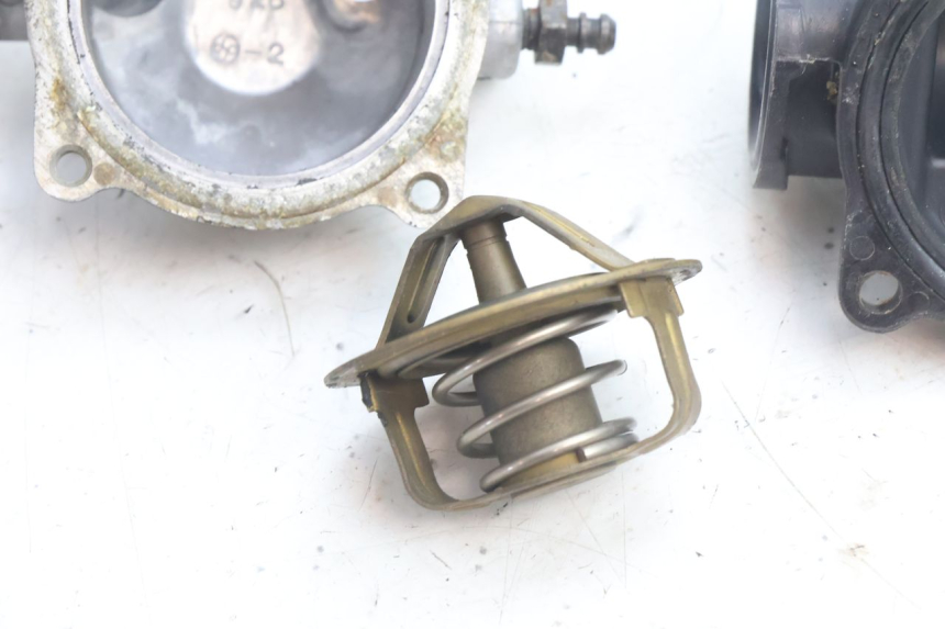 photo de THERMOSTAT KAWASAKI ZZR 600 (1995 - 2004) - Autre angle de vue