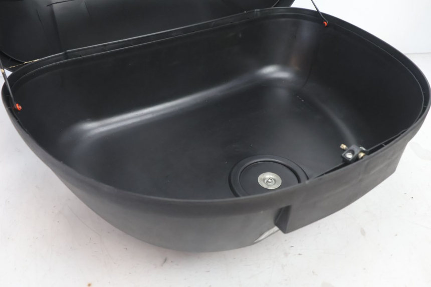 photo de TOP CASE KYMCO AGILITY 4T 50 (2005 - 2018) - Points de fixation