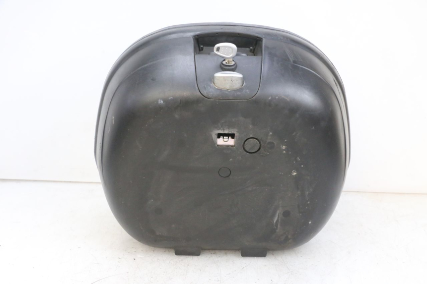 photo de TOP CASE PEUGEOT DJANGO 4T 50 (2014 - 2019) - Inspection visuelle