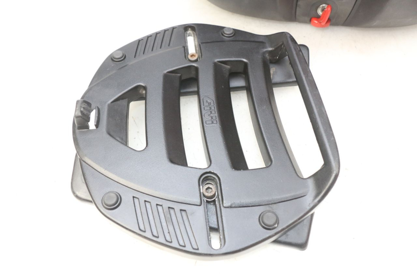 photo de TOP CASE HONDA FES PANTHEON 2T 125 (1998 - 2002) - Détails caractéristiques