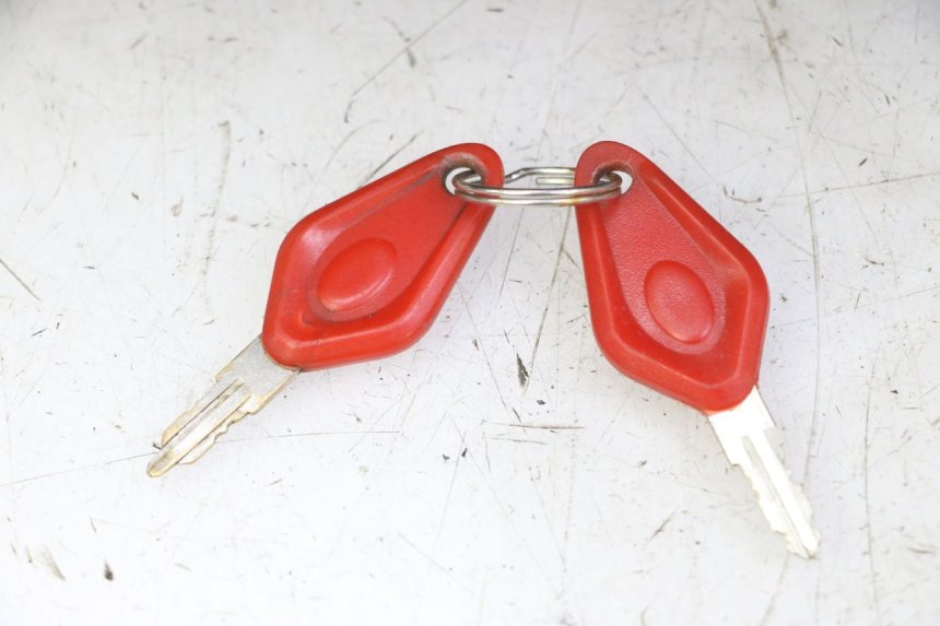 photo de TOP CASE PEUGEOT KISBEE 2T 50 (2010 - 2017)