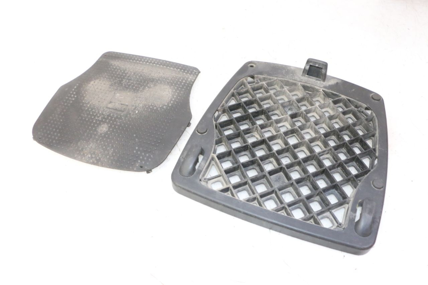 photo de TOP CASE PEUGEOT KISBEE 2T 50 (2010 - 2017)