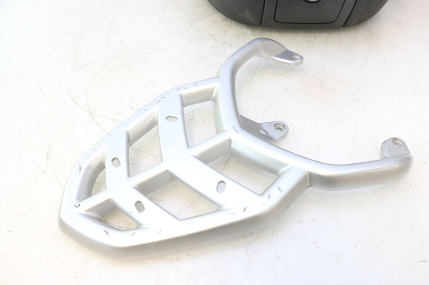 photo de TOP CASE PEUGEOT KISBEE 4T 50 (2023 - 2026) - Photo complémentaire