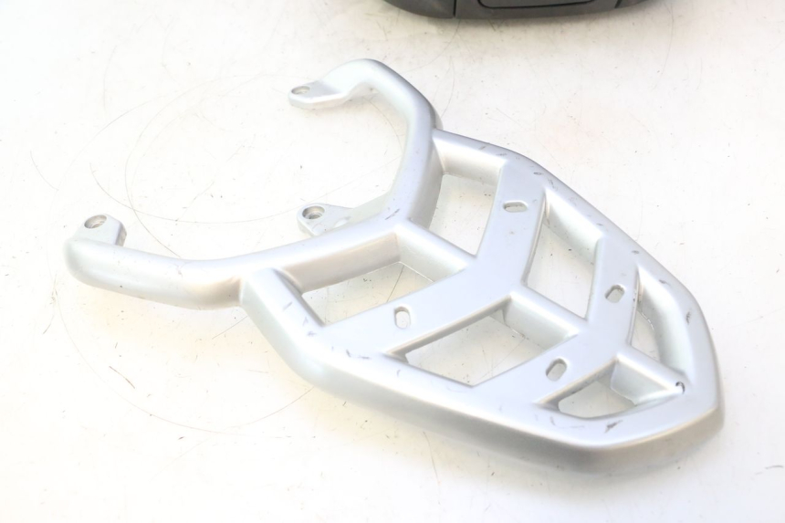 photo de TOP CASE PEUGEOT KISBEE 4T 50 (2023 - 2026) - Inspection visuelle
