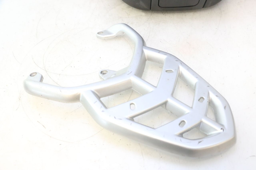 photo de TOP CASE PEUGEOT KISBEE 4T 50 (2023 - 2026) - Focus structure