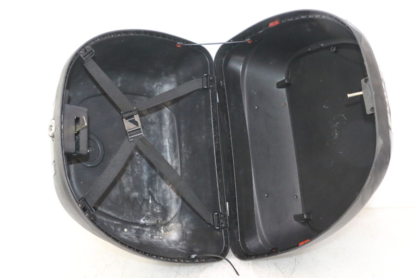 photo de TOP CASE PEUGEOT KISBEE 4T 50 (2023 - 2026) - État de surface