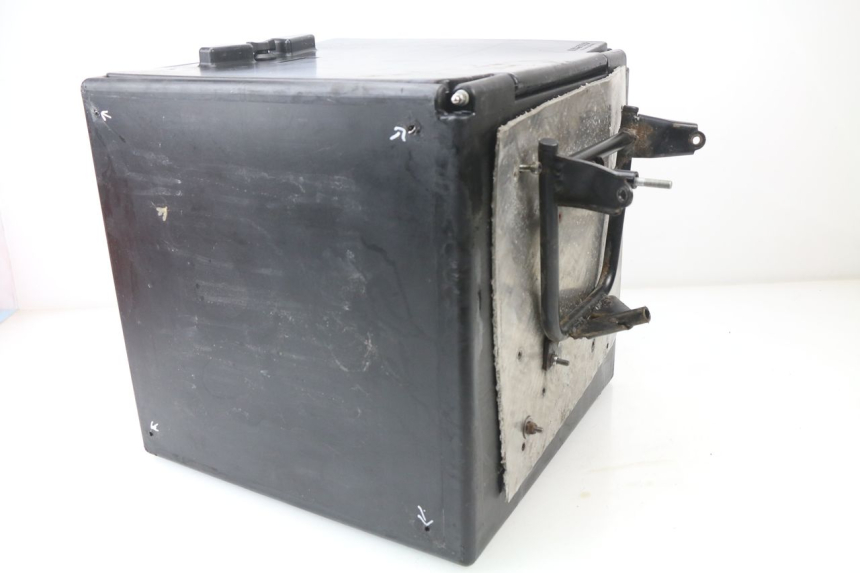 photo de TOP CASE PIAGGIO LIBERTY 4T 50 (2009 - 2015) - Zoom état d’usage