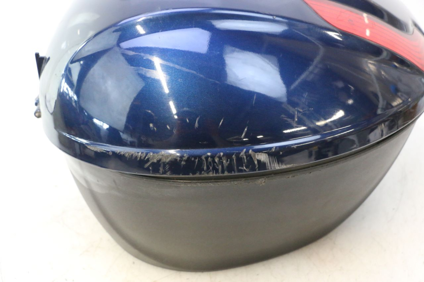 photo de TOP CASE PIAGGIO MP3 LT 400 (2007 - 2012) - Gros plan technique