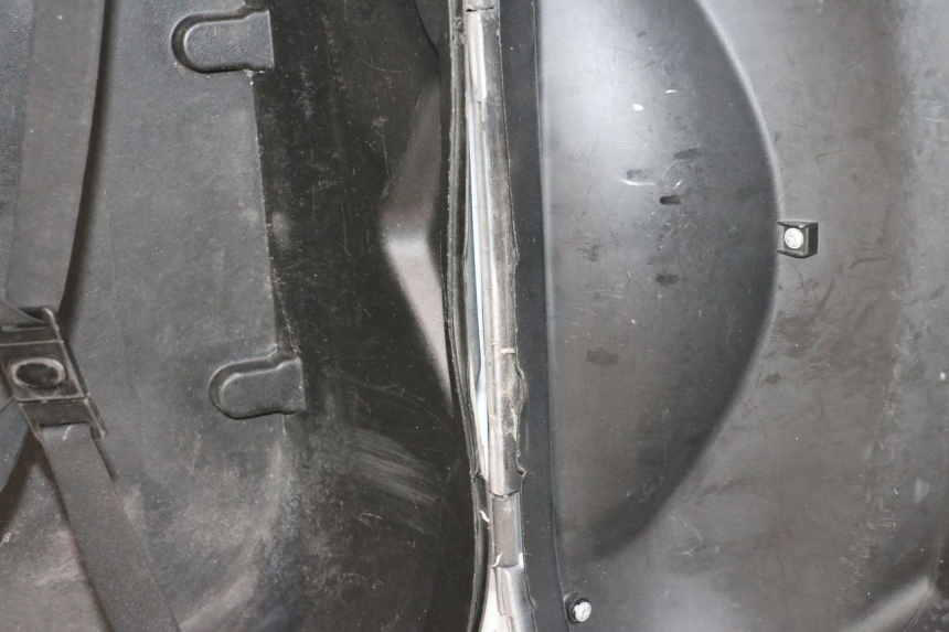 photo de TOP CASE PIAGGIO MP3 125 (2006 - 2014) - Zoom état d’usage