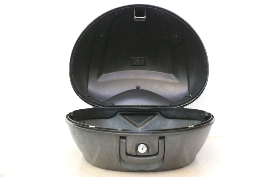 photo de TOP CASE PIAGGIO MP3 125 (2006 - 2014) - Photo complémentaire