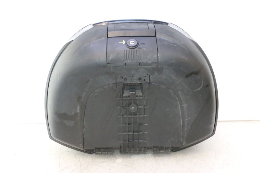photo de TOP CASE PIAGGIO MP3 500 (2016 - 2018) - Détail de la pièce