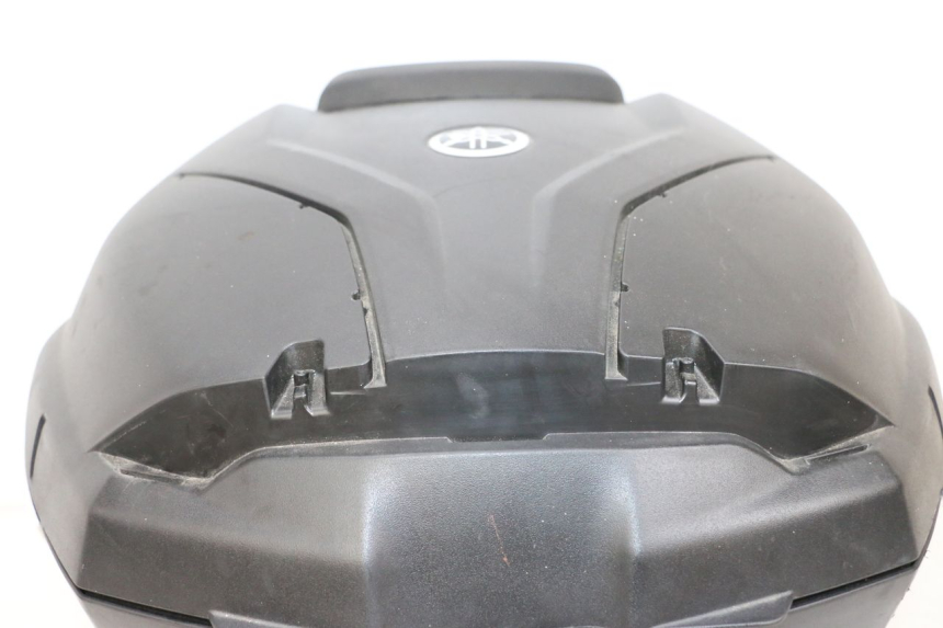 photo de TOP CASE YAMAHA NEO'S CORE 1 (2022 - 2026) - Gros plan technique