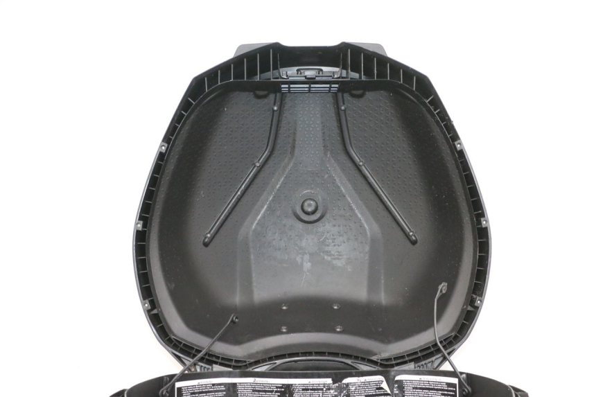 photo de TOP CASE YAMAHA NEO'S CORE 1 (2022 - 2026) - Marquages et références