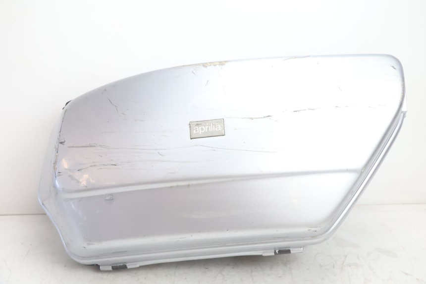 photo de TOP CASE APRILIA SCARABEO GT 125 (1999 - 2007) - Gros plan technique