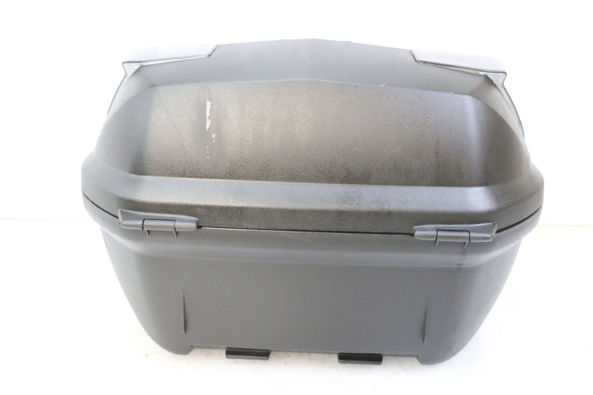 photo de TOP CASE PEUGEOT TWEET 4T 50 (2023 - 2025) - Inspection visuelle