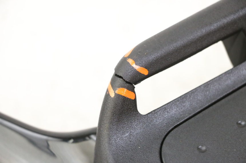 photo de TOP CASE PEUGEOT TWEET 4T 50 (2023 - 2025) - État de surface