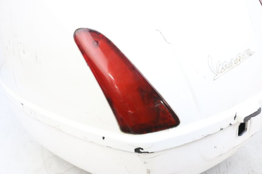 photo de TOP CASE PIAGGIO VESPA GTS SUPER IE 125 (2009 - 2016) - Détail de la pièce