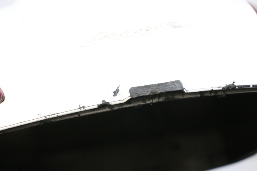 photo de TOP CASE PIAGGIO VESPA GTS SUPER IE 125 (2009 - 2016) - Gros plan technique