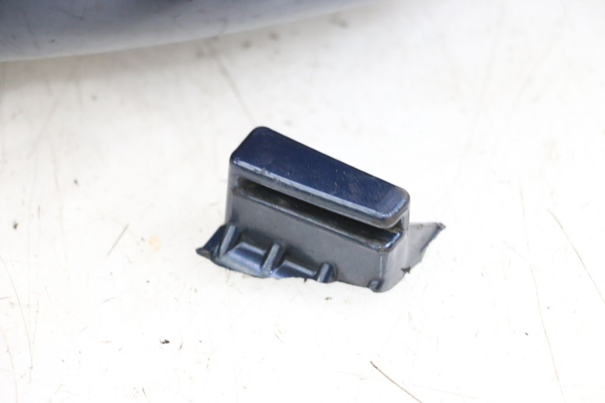 photo de TOP CASE PIAGGIO VESPA LX 125 (2005 - 2010) - Vue rapprochée