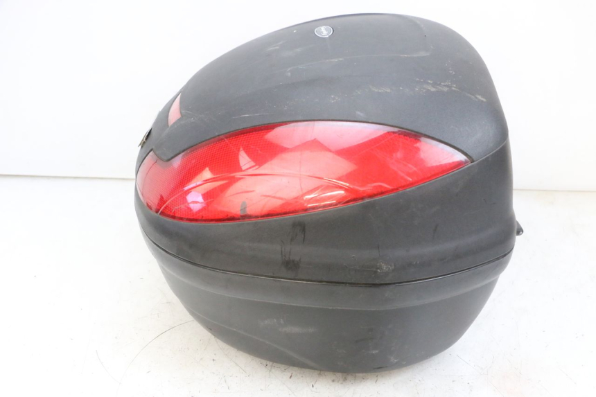 photo de TOP CASE YAMAHA XMAX X-MAX 125 (2006 - 2009) - Zoom qualité