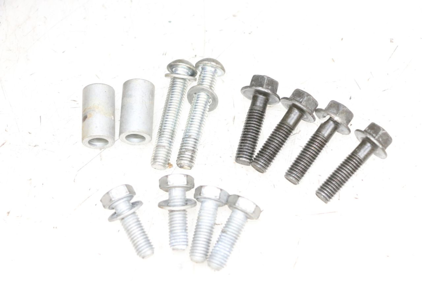 photo de TOP CASE YAMAHA XMAX X-MAX 125 (2006 - 2009) - Détail de la pièce