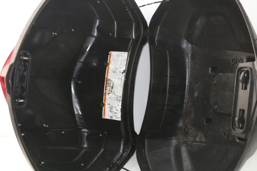 photo de TOP CASE YAMAHA YP X-MAX XMAX 400 (2014 - 2017) - Détail de la pièce