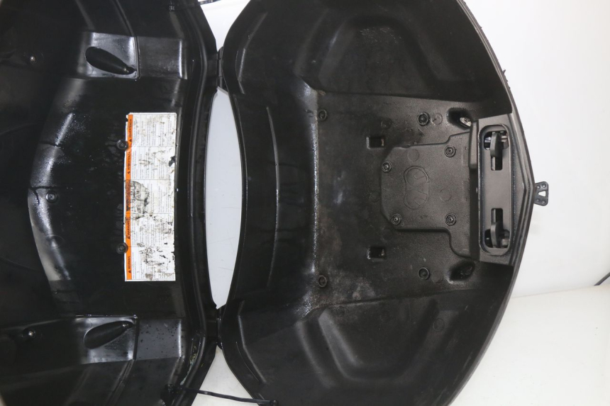 photo de TOP CASE YAMAHA YP X-MAX XMAX 400 (2014 - 2017) - Zoom état d’usage