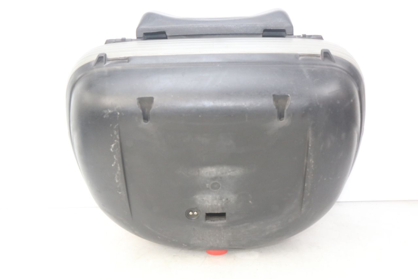 photo de TOP CASE KAWASAKI ZR7 ZR-7 S 750 (1999 - 2004) - Gros plan technique