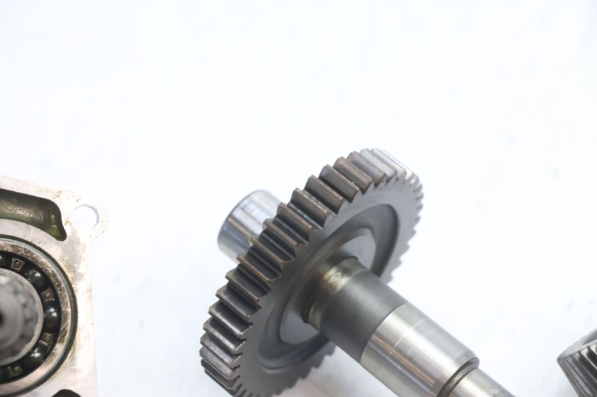photo de TRANSMISSION ROUE MBK BOOSTER SPIRIT 50 (2004 - 2017) - Gros plan technique