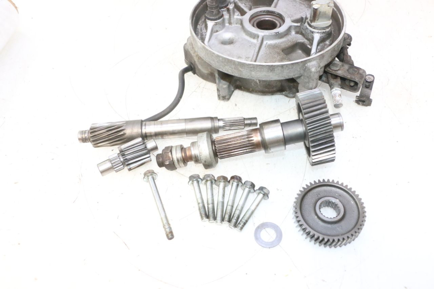 photo de TRANSMISSION ROUE  HONDA FES PANTHEON 2T 125 (1998 - 2002) - Vue rapprochée
