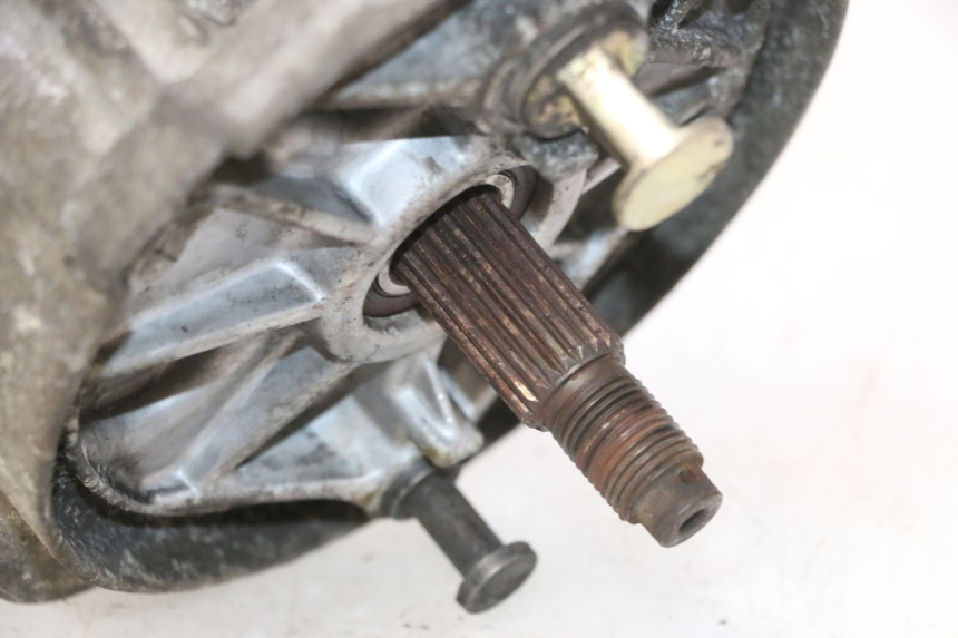 photo de TRANSMISSION ROUE  HONDA SCV LEAD 100 (2003 - 2007) - Gros plan technique